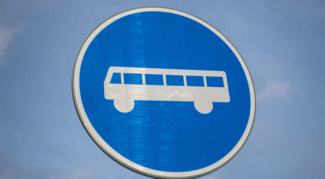 Busskylt. Bild: Mostphotos.